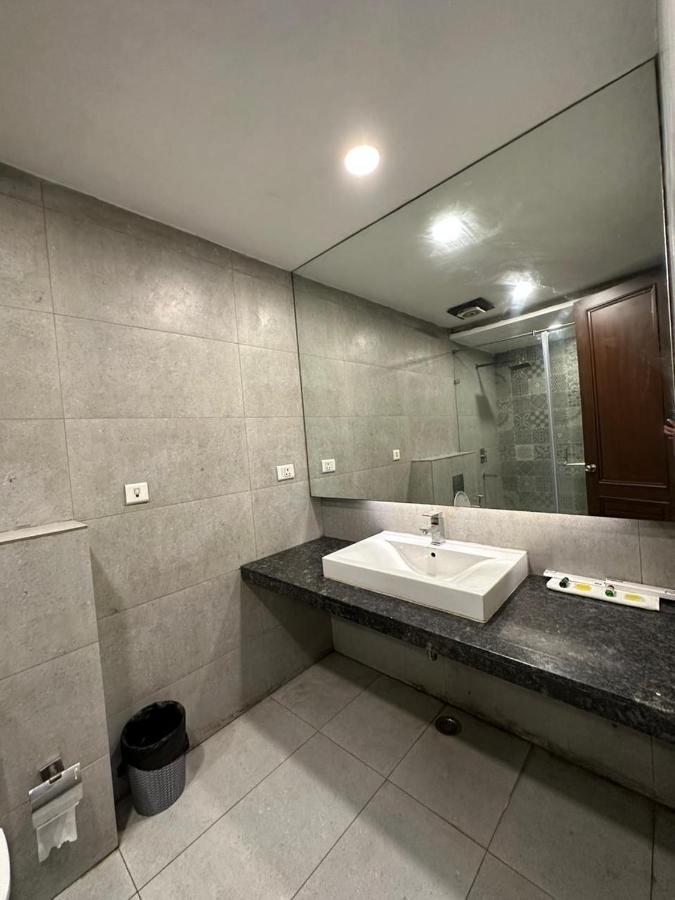 Hotel The Imperio New Delhi Exterior photo
