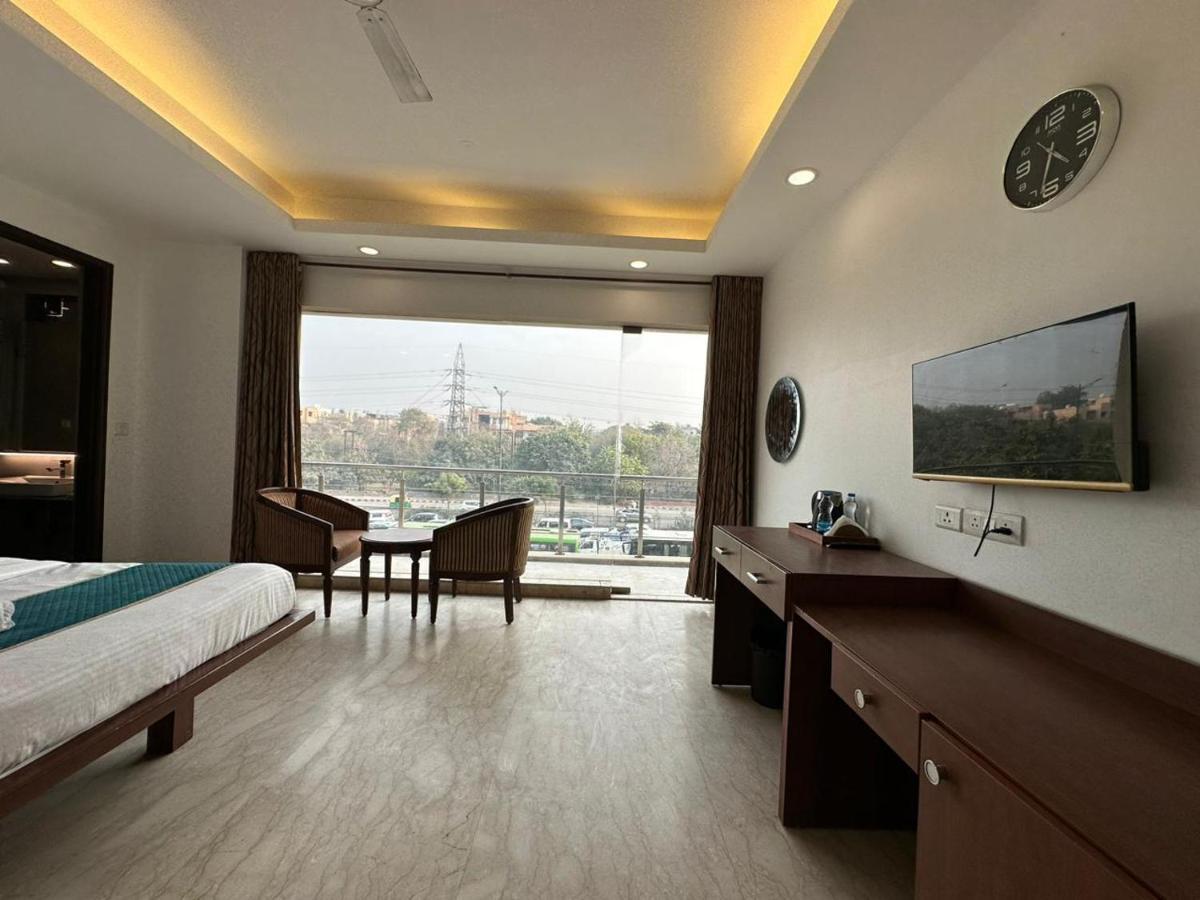 Hotel The Imperio New Delhi Exterior photo